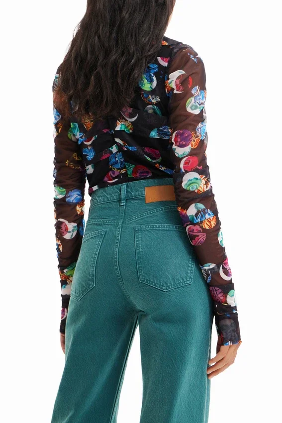 Body s fantazijním puntíkovaným potiskem Body s fantazijním puntíkovaným potiskem