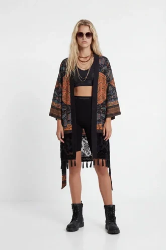 Etnické kimono s třásněmi