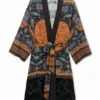 Etnické kimono s třásněmi