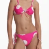 Fuchsiové bikiny s mušličkami