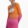 Háčkované šaty s batikovaným vzorem