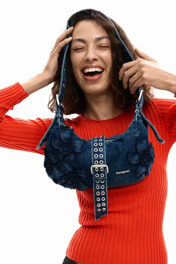 Malá džínová taška s květinovým motivem Malá džínová taška s květinovým motivem