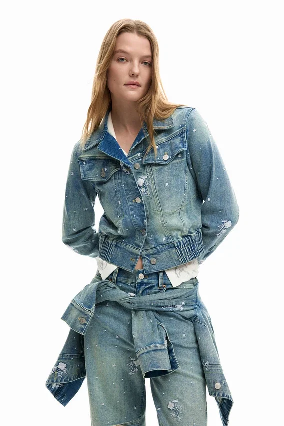 Vyšívaná bundy ve stylu trucker Vyšívaná bundy ve stylu trucker