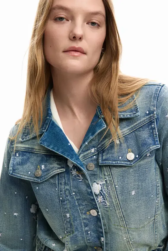 Vyšívaná bundy ve stylu trucker Vyšívaná bundy ve stylu trucker